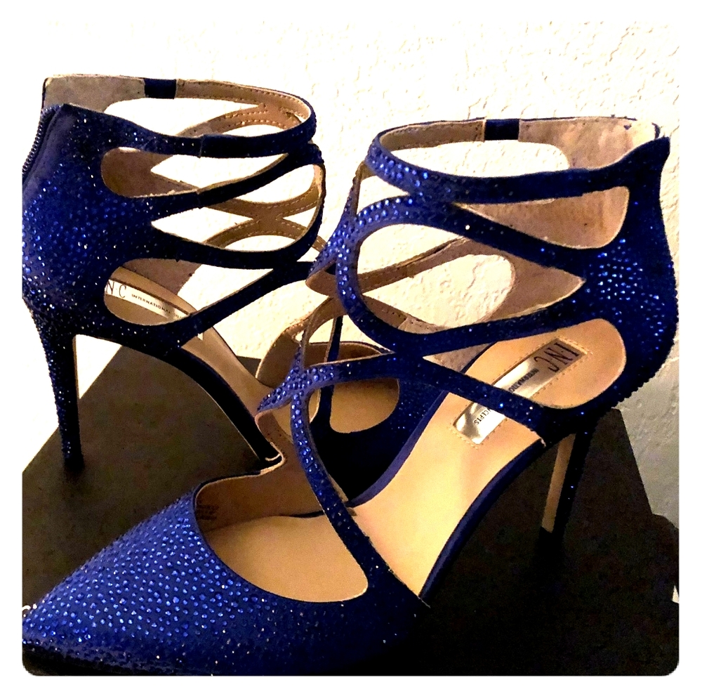 Strapping Royal/Cobalt Blue close toe shoe